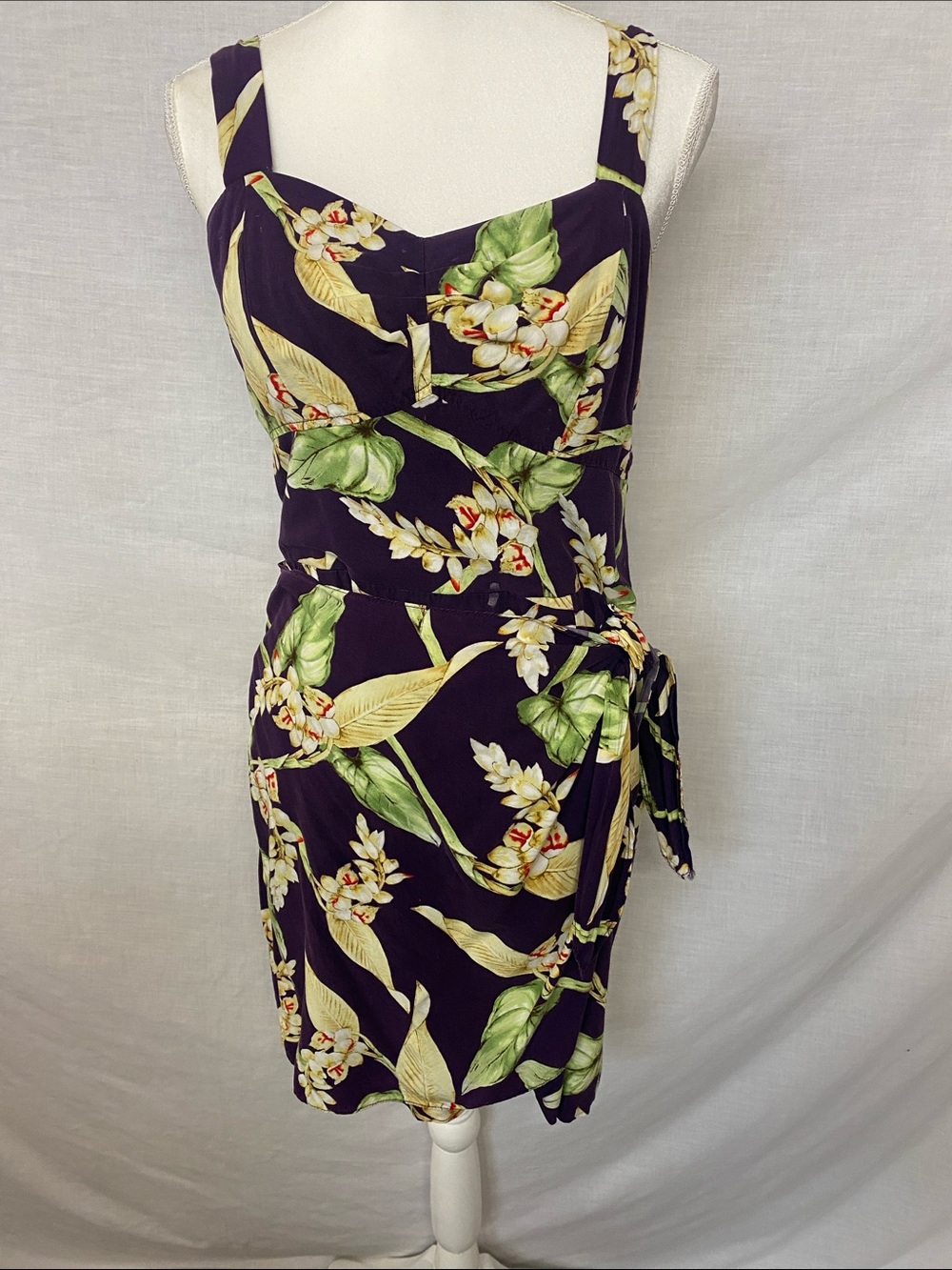 Vintage Hawaiian Print Sweetheart Wrap Mini Dress in Deep Purple